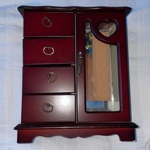 Selling beautiful brown jewelry case.